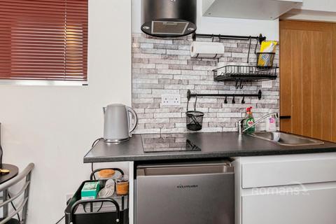 Studio to rent, Martin Close, Windsor, Berkshire, SL4