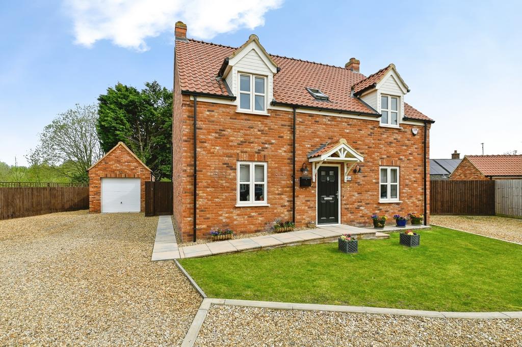 3 bedroom detached house for sale