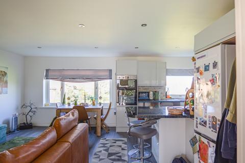 2 bedroom flat for sale, Chadwell Springs, Bingley BD16