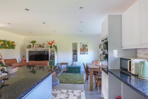 2 bedroom flat for sale, Chadwell Springs, Bingley BD16