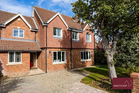 4 bedroom house to rent, Castle Way, London SW19