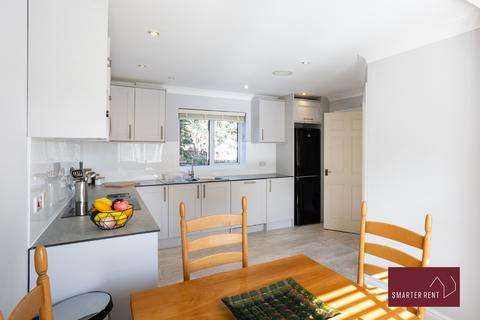4 bedroom house to rent, Castle Way, London SW19