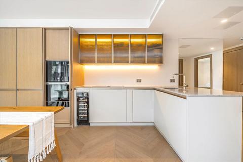 2 bedroom flat to rent, Minories, London EC3N