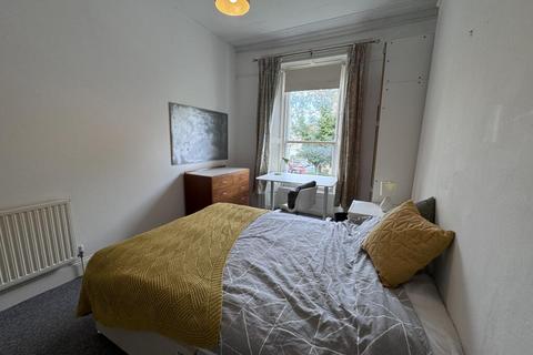7 bedroom house share to rent, 25 North Road East