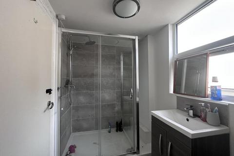 7 bedroom house share to rent, 25 North Road East
