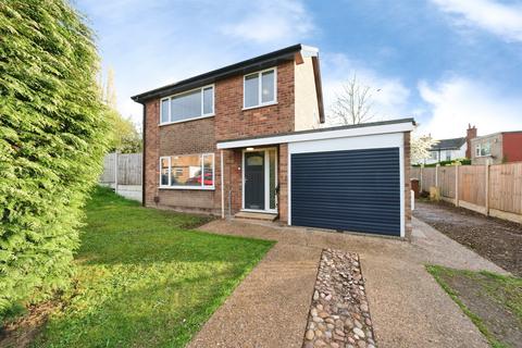 3 bedroom detached house for sale, Birkland Close, Warsop, Mansfield