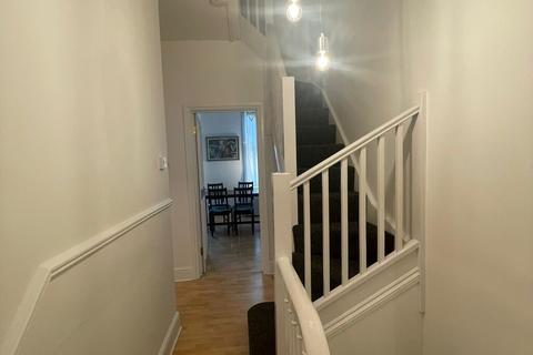 2 bedroom house to rent, 10 Abingdon Road