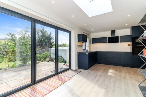 2 bedroom semi-detached house for sale, The Crescent, Watford, WD18