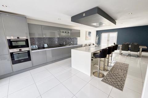 undefined, Abergarw Meadow, Brynmenyn, CF32