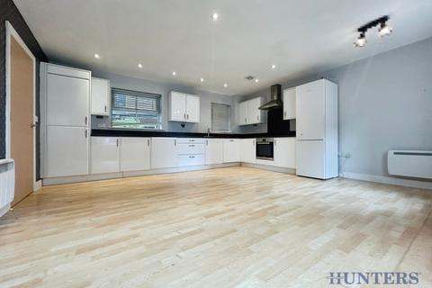 2 bedroom apartment to rent, Copperfield Court, Dickens Heath Road, Shirley
