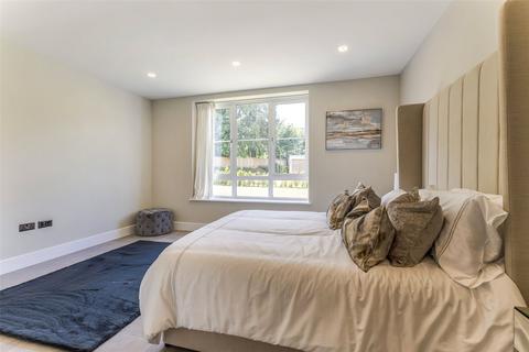 2 bedroom apartment for sale, Winscombe Court, Kingswood, Tadworth, Surrey, KT20