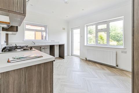 3 bedroom detached bungalow for sale, Broadway, Lincoln