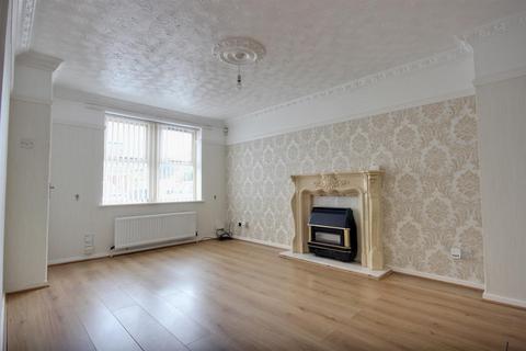 3 bedroom house for sale, Swallowfield Drive, Hull