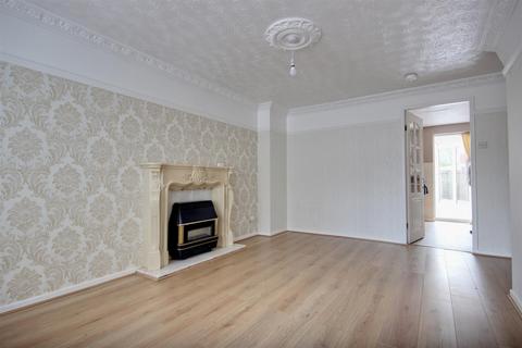 3 bedroom house for sale, Swallowfield Drive, Hull