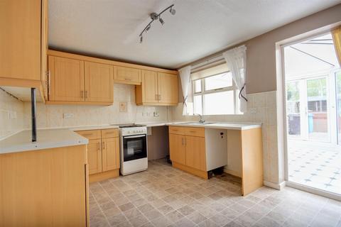 3 bedroom house for sale, Swallowfield Drive, Hull