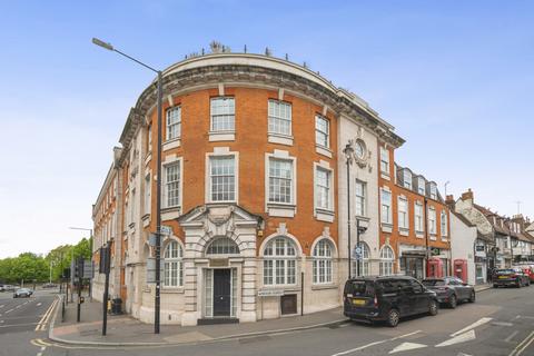 2 bedroom apartment for sale, Windsor Street, Uxbridge