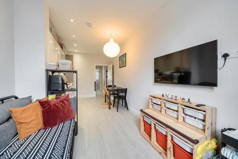 2 bedroom apartment for sale, Windsor Street, Uxbridge