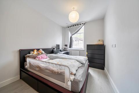 2 bedroom apartment for sale, Windsor Street, Uxbridge