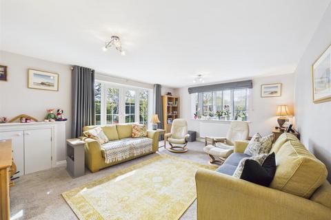 3 bedroom detached house for sale, Queensgate, Bridlington