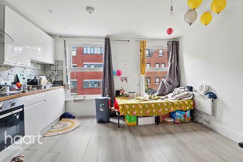 2 bedroom flat for sale, Rothesay Road, Luton