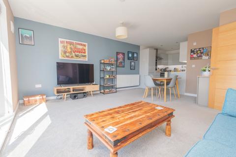 2 bedroom flat for sale, Beach Avenue, Birchington, Kent, CT7