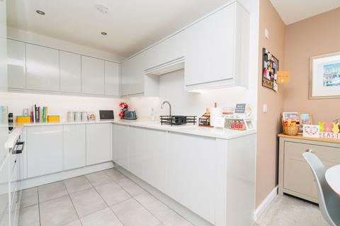 2 bedroom flat for sale, Beach Avenue, Birchington, Kent, CT7