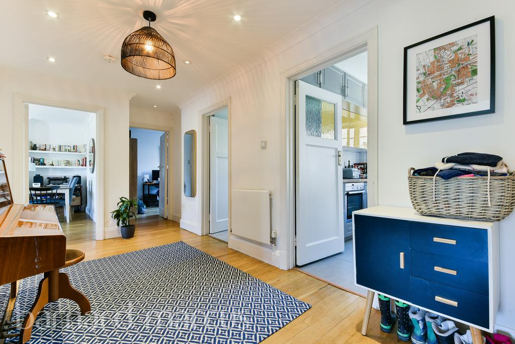 Apartment in Ealing - View 5