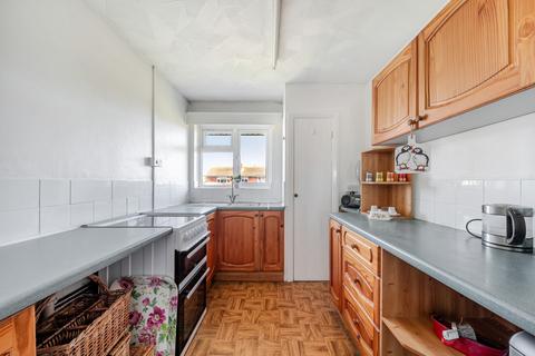 2 bedroom flat for sale, Chesham Close, Goring-By-Sea, Worthing, West Sussex, BN12