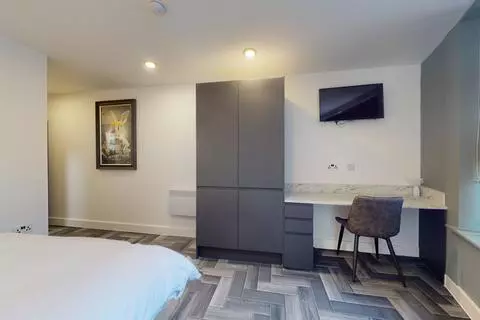6 bedroom house to rent - View 4