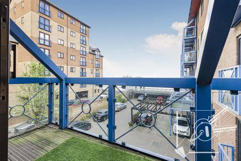 1 bedroom flat for sale, West Street, Gravesend, Kent