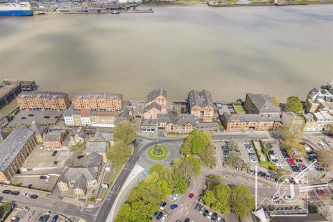 1 bedroom flat for sale, West Street, Gravesend, Kent