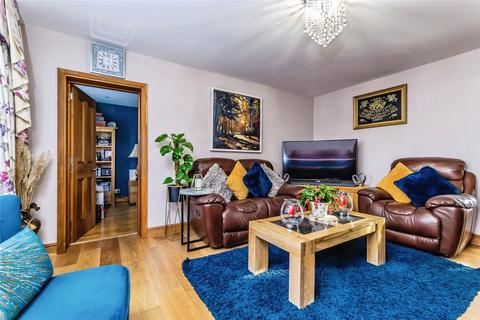 5 bedroom link detached house for sale, Claremont Road, Hextable, Kent, BR8