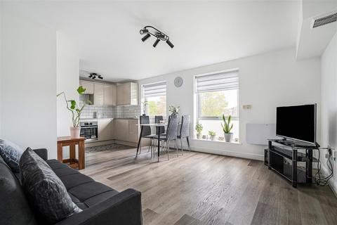 2 bedroom flat for sale, Ashton Court, Chingford