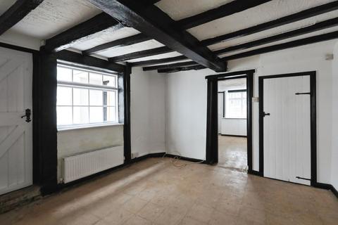 4 bedroom cottage for sale, West Street, Warwick