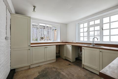 4 bedroom cottage for sale, West Street, Warwick