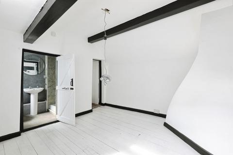 4 bedroom cottage for sale, West Street, Warwick