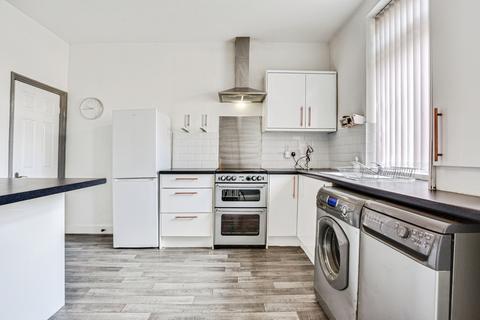 3 bedroom end of terrace house for sale, Oakes Street, Wakefield, WF2
