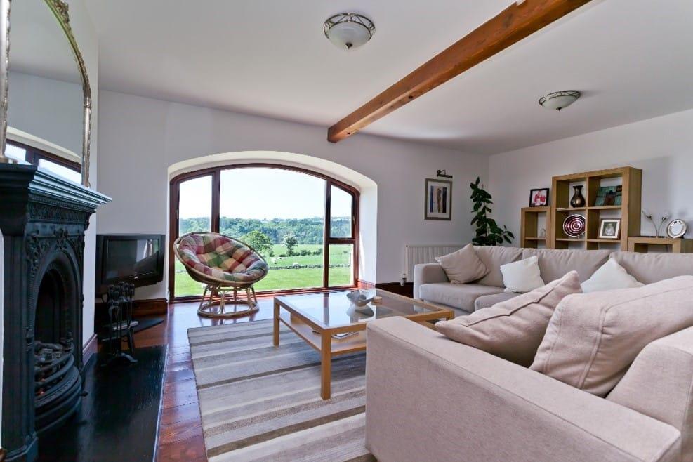 Upstairs Viewing Lounge (Lot 1)