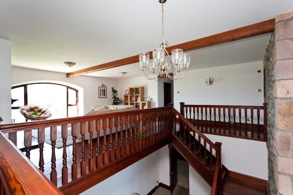 Hall Gallery (Lot 1)