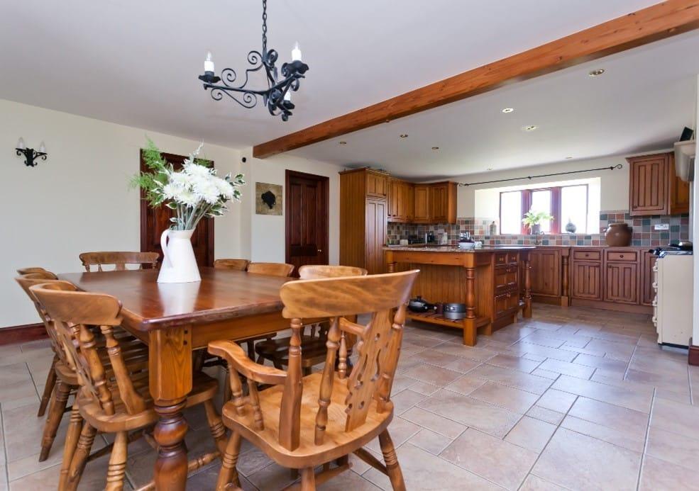 Kitchen (Lot 1)