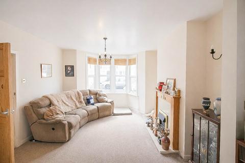 4 bedroom terraced house for sale, *South Ward*4 Bedrooms*Two Reception Areas*18` x 13` Garage*