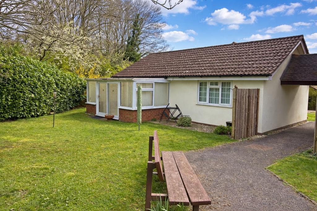 Bungalow exterior, garden