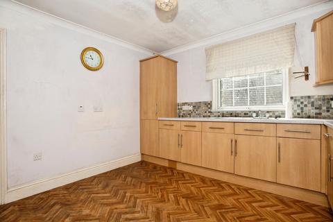 2 bedroom bungalow for sale, Lostwithiel Road, Bodmin, Cornwall, PL31
