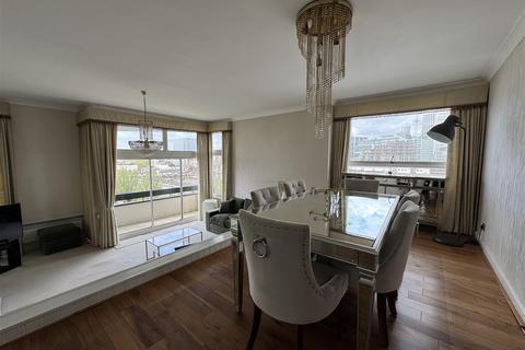 3 bedroom house for sale, The Water Gardens, London