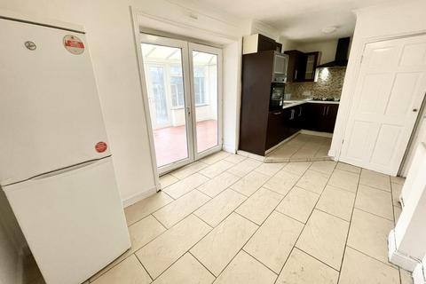4 bedroom semi-detached house for sale, Burrow Road, Chigwell IG7