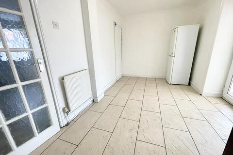 4 bedroom semi-detached house for sale, Burrow Road, Chigwell IG7