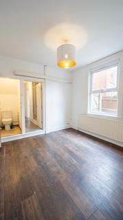 1 bedroom in a house share to rent, Waddon Park Avenue, Croydon, CR0