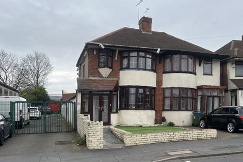 3 bedroom semi-detached house for sale, 86 Oldbury Road, West Bromwich, B70 9DZ