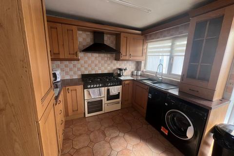 3 bedroom semi-detached house for sale, 86 Oldbury Road, West Bromwich, B70 9DZ