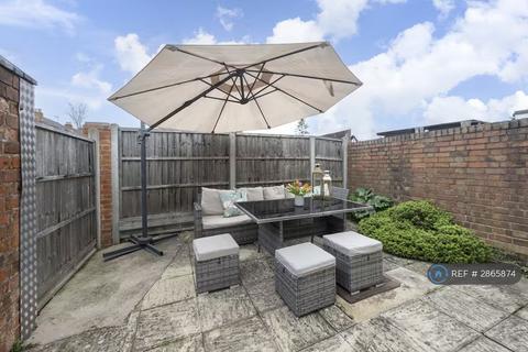 6 bedroom terraced house to rent, Bristol Road, Gloucester, GL1